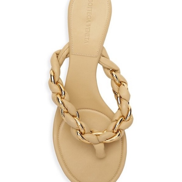 Bottega Veneta Shoes - BOTTEGA VENETA Dot Woven Chain Thong Sandals In Cane Sugar